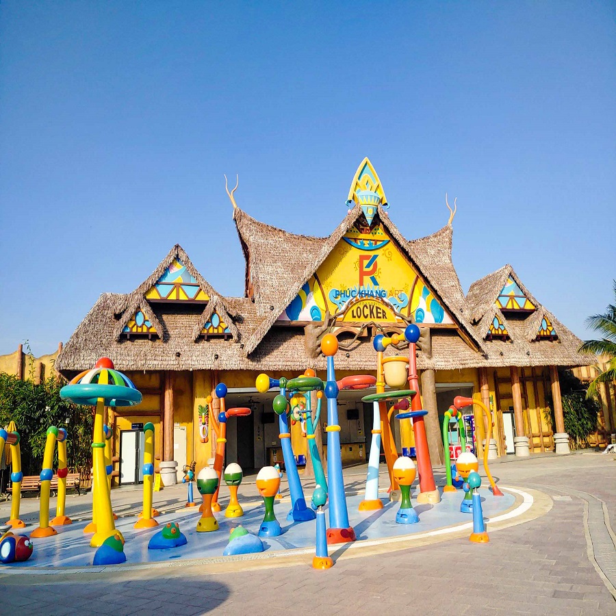 03 Lí Do Các Khu Nghỉ Dưỡng Hút Khách - Trong Đó Có Rơm Nhân Tạo? 2 Khu vui chơi Vinpearl Land Nha Trang sử dụng mái rơm nhân tạo đẹp mắt, mang phong cách truyền thống