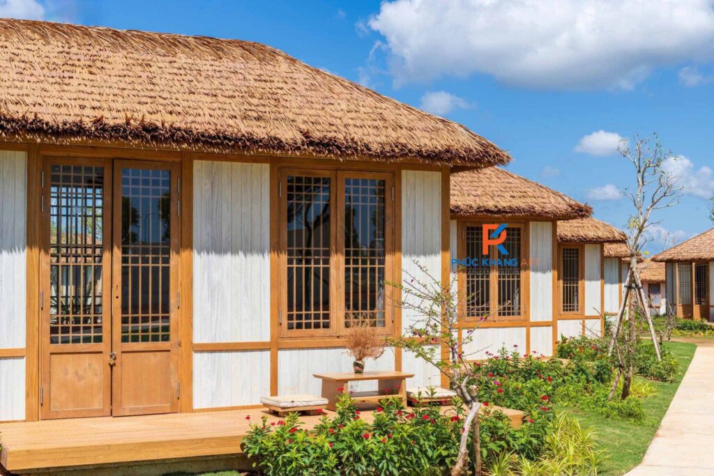 Hình ảnh mái rơm nhân tạo tại K Town