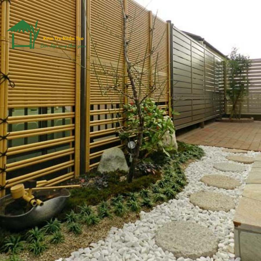 Rào tre trang trí sân vườn từ ống tre nhân tạo