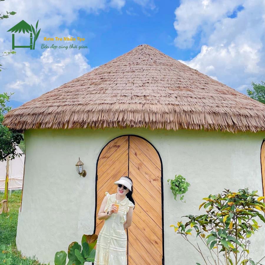 5 Lý Do Nhiều Resort Ở Lạng Sơn Chuyển Từ Rơm Thật Sang Rơm Nhân Tạo 10 Khách checkin với mái rơm nhân tạo