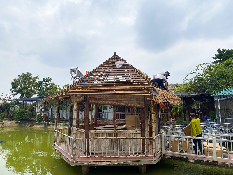 6 Điều Bạn Cần Biết Trước Khi Thi Công Mái Tranh Nhân Tạo 7 Dựng khung mái trước khi lợp lá trực tiếp trên khung