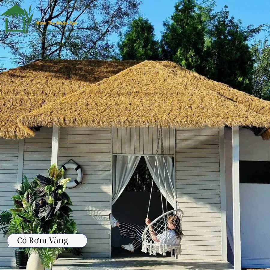 Nhiều homestay lợp mái bằng thảm cỏ rơm