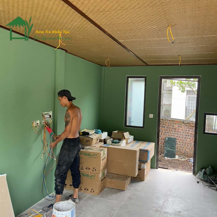 6 Lý Do Vì Sao Cót Ép Decor Được Ưa Chuộng Tại Các Quán Cà Phê Quảng Ninh? 3 Thi công cót ép decor vô cùng đơn giản