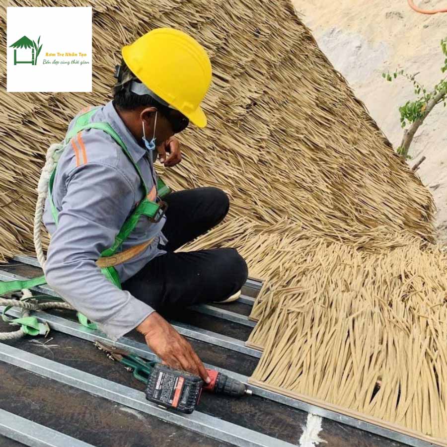 Lợp rơm trực tiếp trên khung