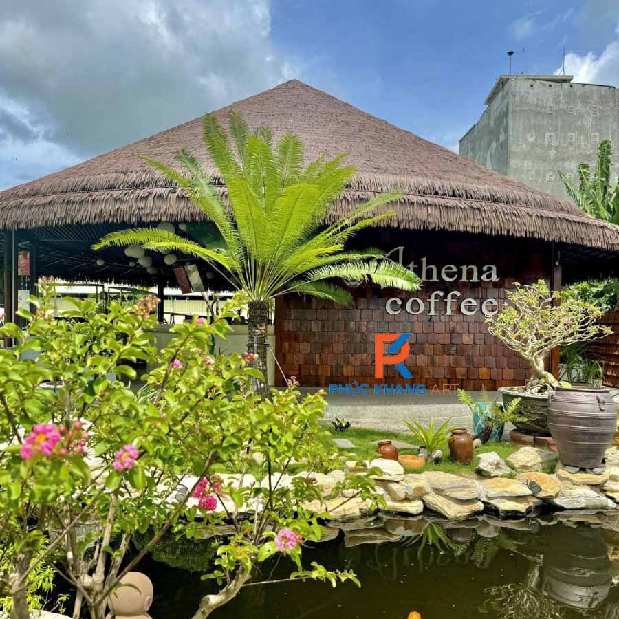 Rơm nhân tạo tại Gia Lai lợp mái quán cafe sân vườn