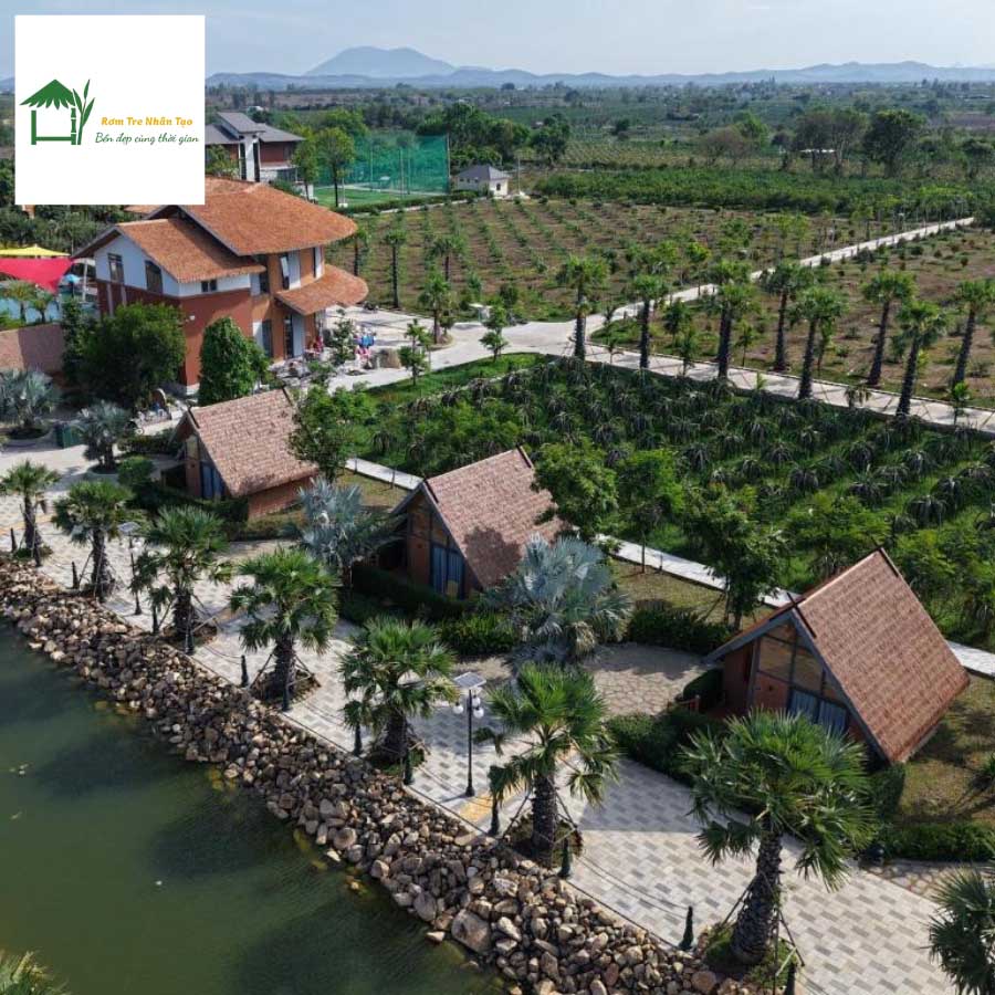 Khu villa resort lợp mái rơm nhân tạo chống nắng mưa hiệu quả