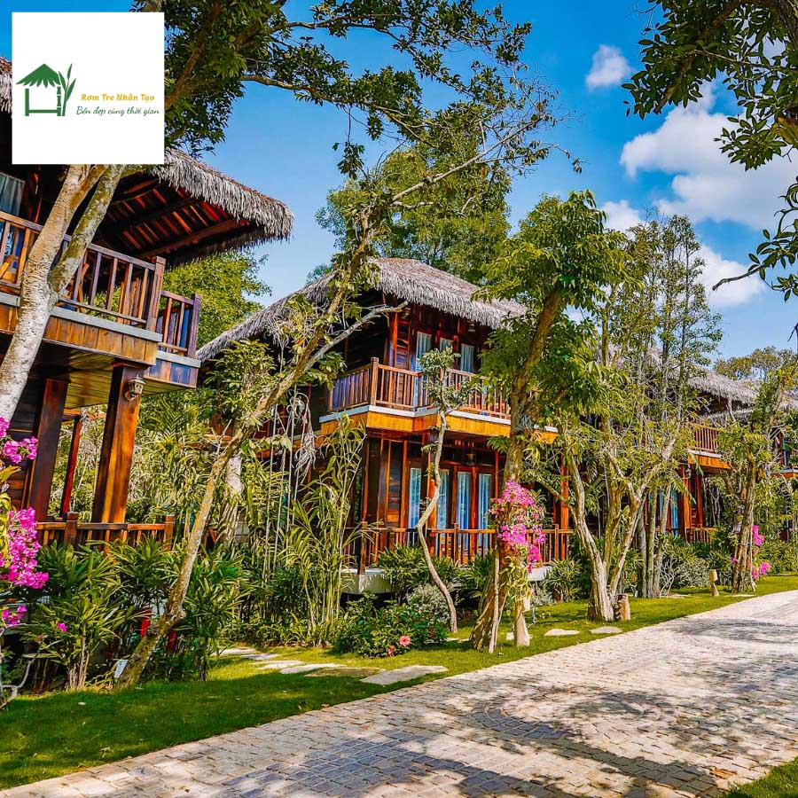 Villa hai tầng lợp mái rơm nhân tạo phong cách nhiệt đới tại resort Ocean Bay Phu Quoc