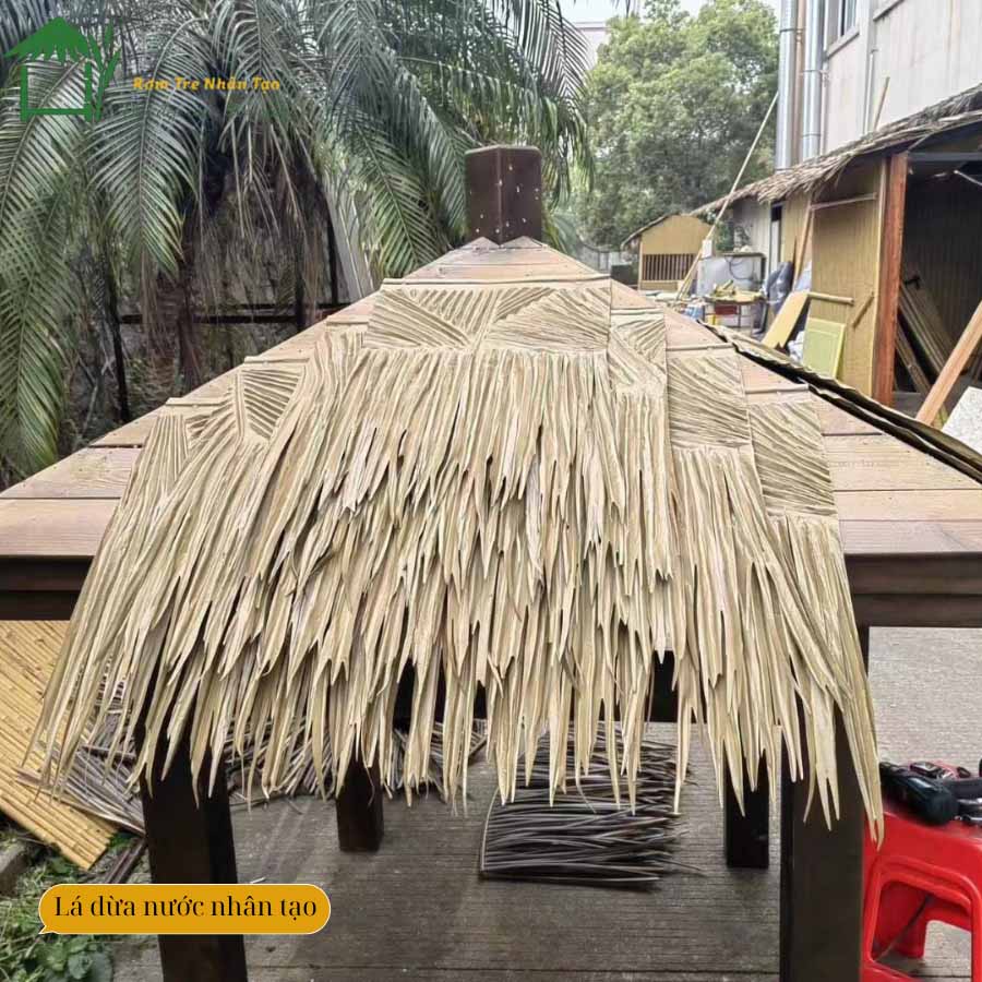 Lá dừa nước nhân tạo / Tấm chống dột thi công vô cùng đơn giản