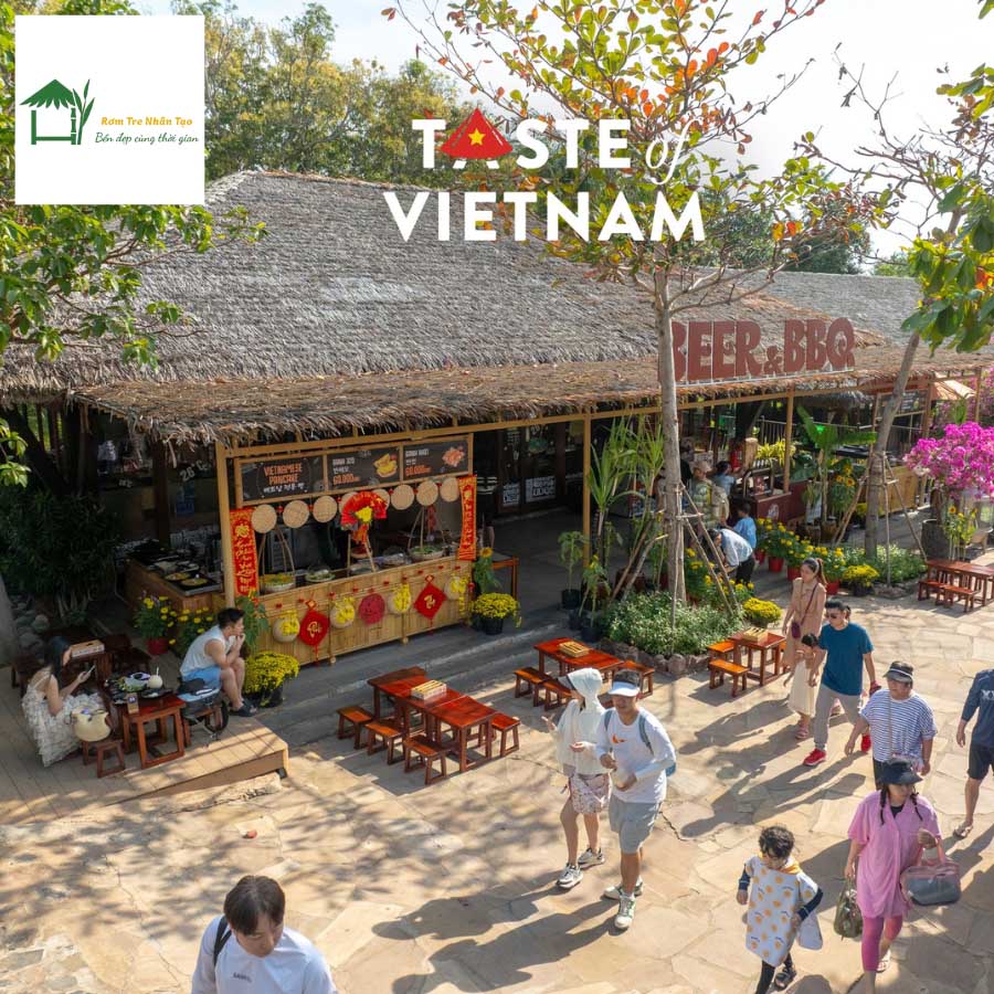 Khu ẩm thực Sun World Hòn Thơm với mái rơm nhân tạo, không gian mộc mạc giữa thiên nhiên.