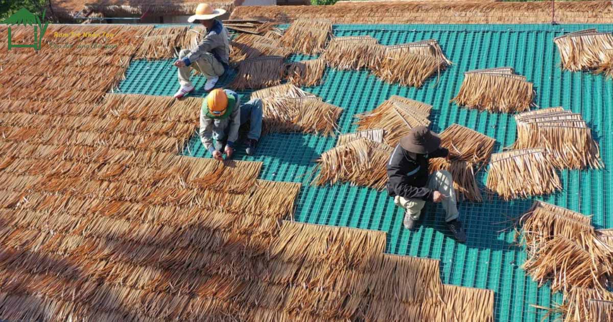 Cách lợp rơm nhân tạo